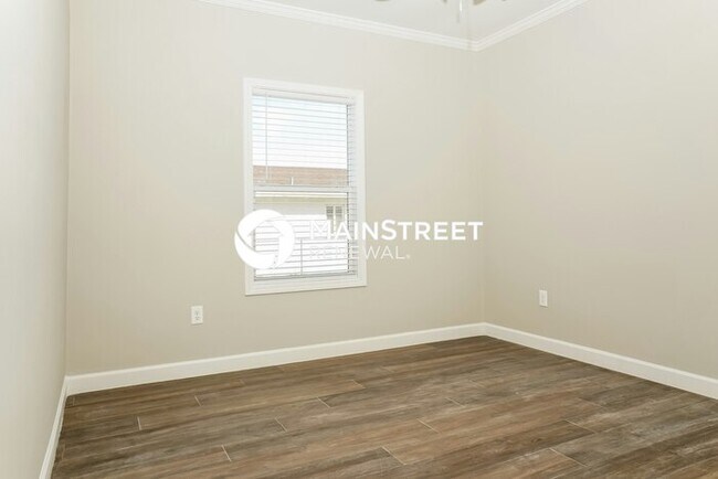 Building Photo - 4 Bedroom Pet-Friendly Home in North Port, FL with Main Street Renewal