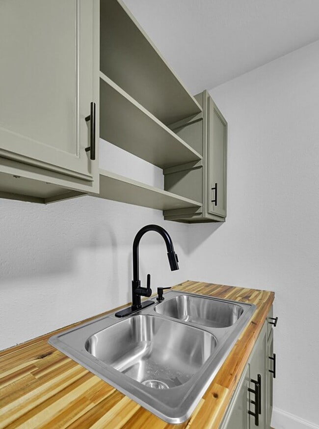 Building Photo - Beautifully maintained 2-bedroom, 1-bathroom house in Waco