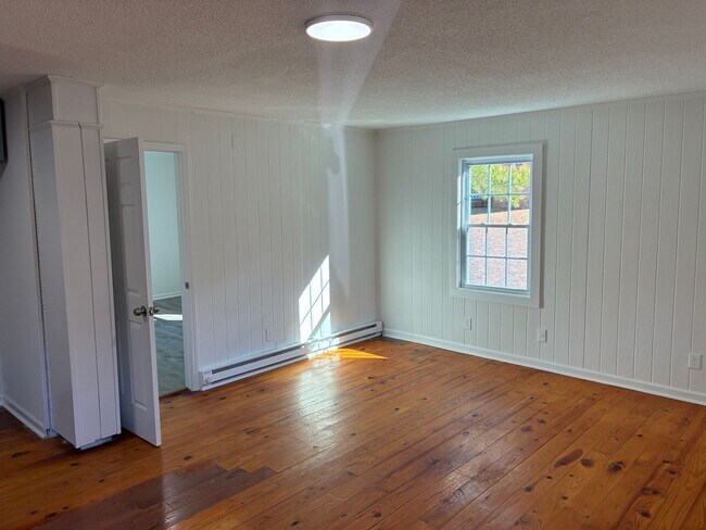 Building Photo - 1375 Lymon Reece Rd