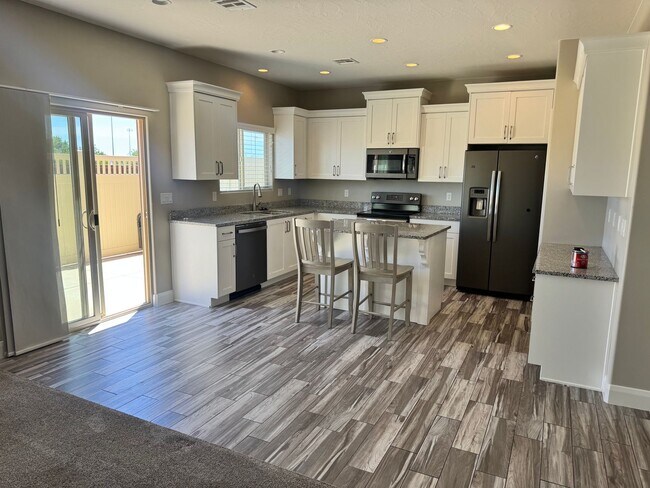 Building Photo - Blackhawk Townhome! Incredible Amenities!!