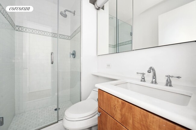 Building Photo - 45 E 89th St