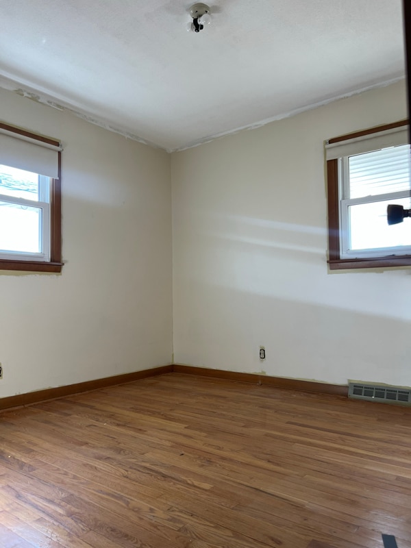 Building Photo - 801 36th St SE