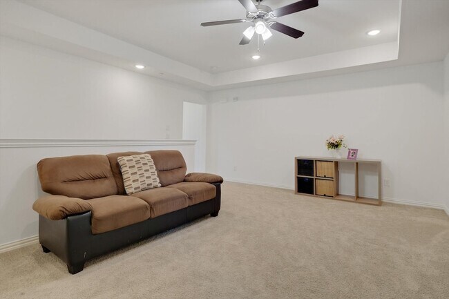 Building Photo - 205 Somerset Dr