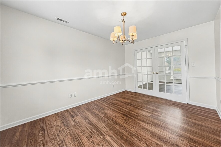 Building Photo - 141 Sawhorse Dr