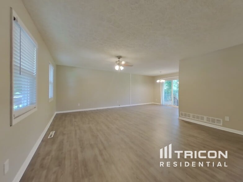 Building Photo - 3150 Colorado Dr