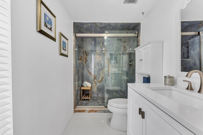 Building Photo - 14476 Amberly Ln