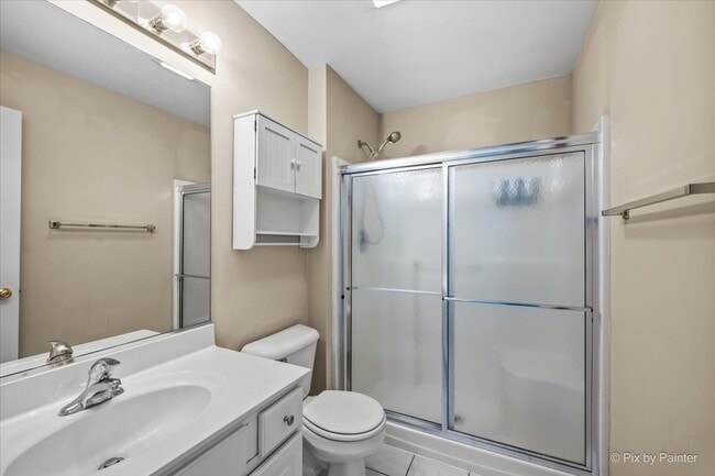 Building Photo - 1058 E Danbury Dr