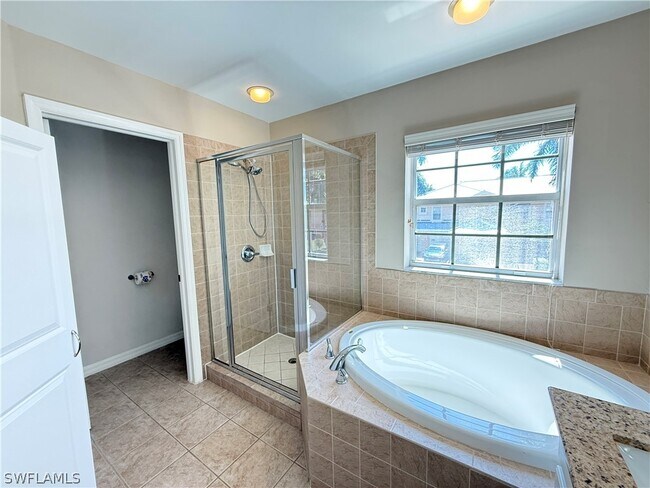 Building Photo - 9723 Heatherstone Lake Ct