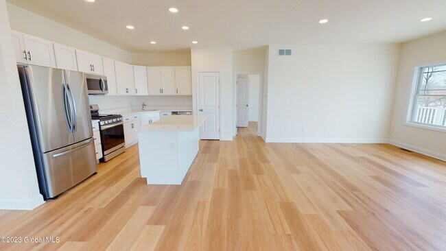 Building Photo - 544 NY-9P