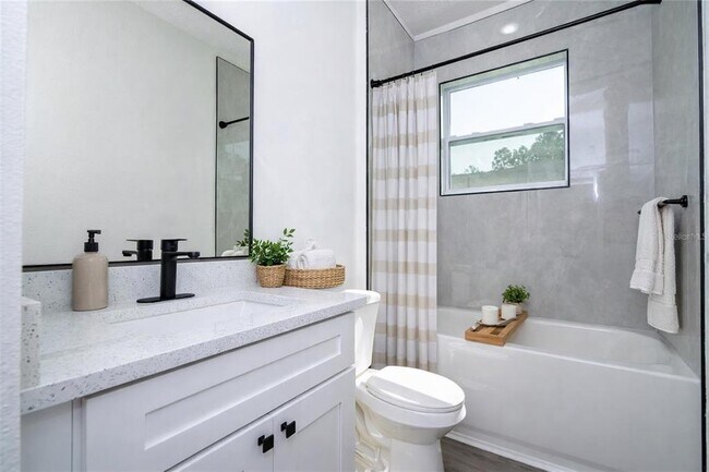 Building Photo - 6671 SW 151 Loop