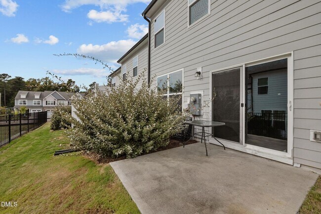 Building Photo - 1033 Heartstone Wy