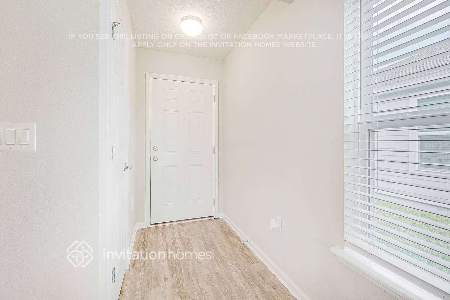 Building Photo - 115 Santorini Ct