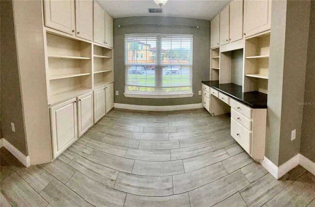 Building Photo - 5447 Vineland Rd
