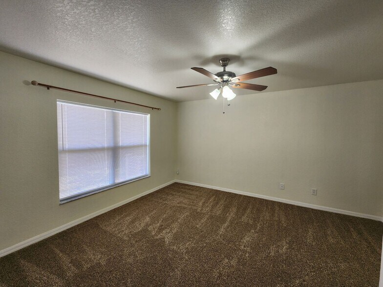 Building Photo - 2/2 Lehigh in Vistana Villas $500.00 Off First Month