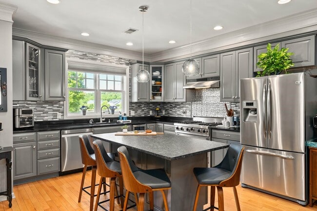 Building Photo - 3369 Preston Shore Dr
