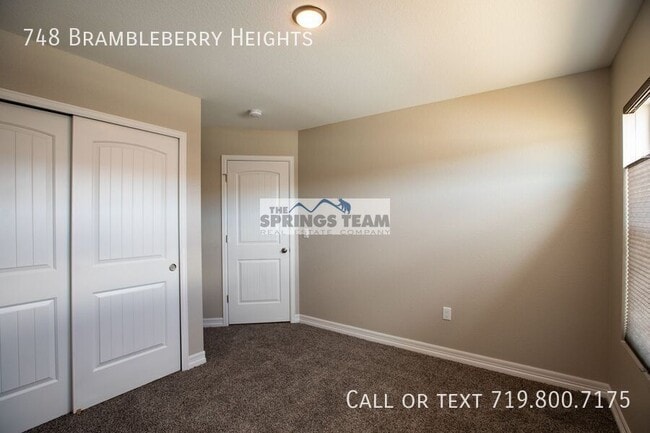 Building Photo - 748 Brambleberry Hts