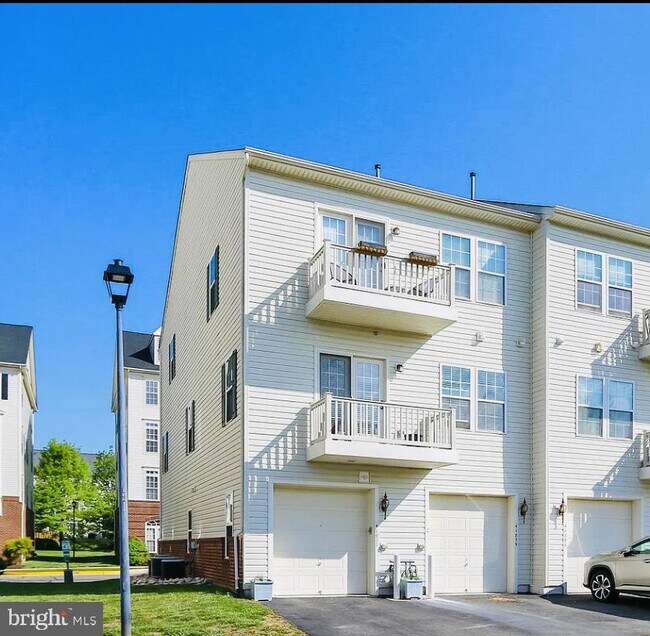 Building Photo - 41877 Inspiration Terrace