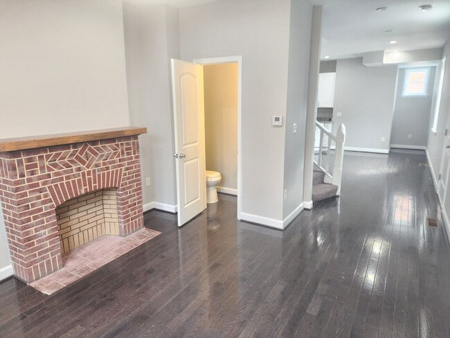 Building Photo - Beautiful Home in West baltimore