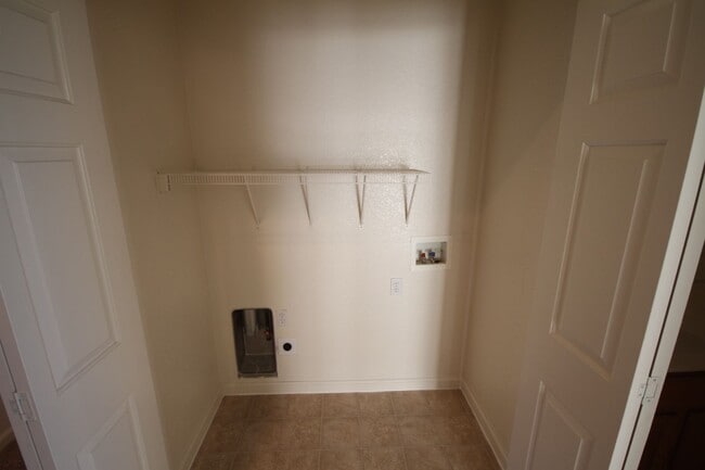 Building Photo - 3 bed | 2 bath | 1189 SF | 2 Car Garage | Single Story | Tenant pays $175 WS&G