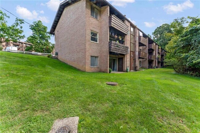 Building Photo - 4073 Sanlin Dr