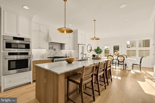 Building Photo - 4830 8th St NW