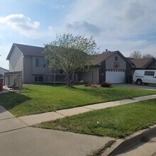 Building Photo - 3 bedroom, 2 bath, single family home.