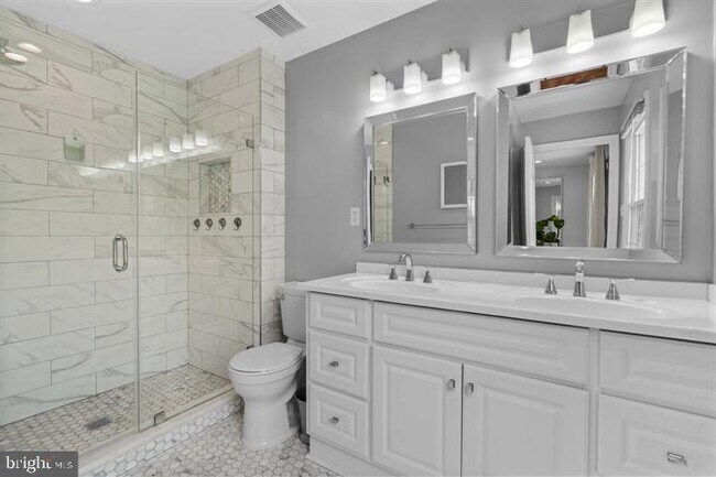 Building Photo - 6707 Melrose Dr
