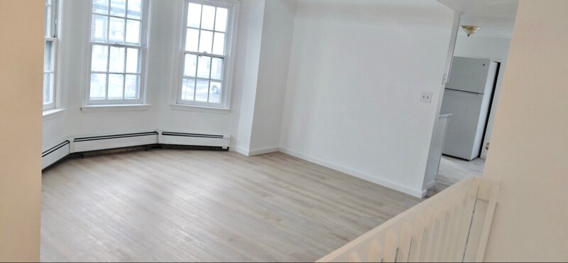 Building Photo - 301 Somerset St