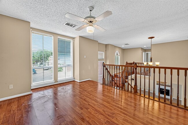 Building Photo - 1535 Beaconshire