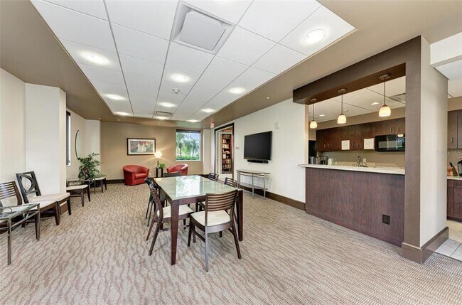 Building Photo - 435 S Gulfstream Ave