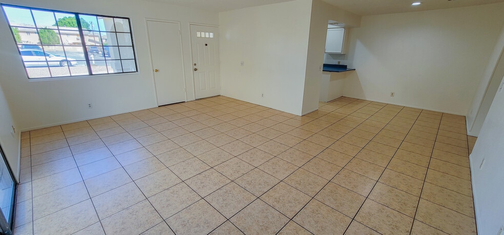 Living room entry - 33425 Wishing Well Trl