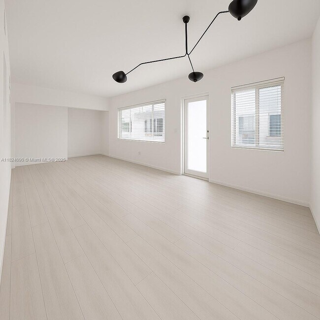 Building Photo - 1110 Venetian Way
