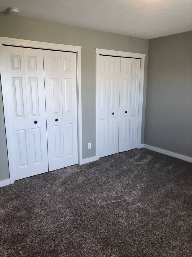 Building Photo - 1243 Terrace Bluff Dr