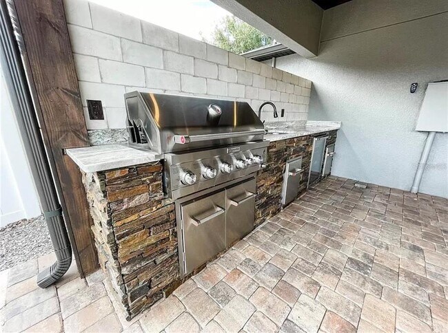 Building Photo - 18505 3rd Ave