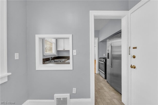 Building Photo - 3318 Milverton Rd