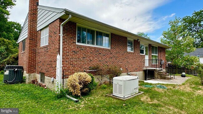 Building Photo - 37 Othoridge Rd