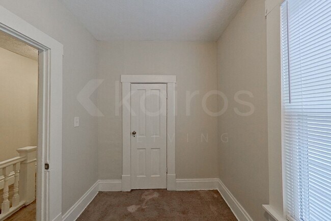 Building Photo - 964-966 Oakwood Ave