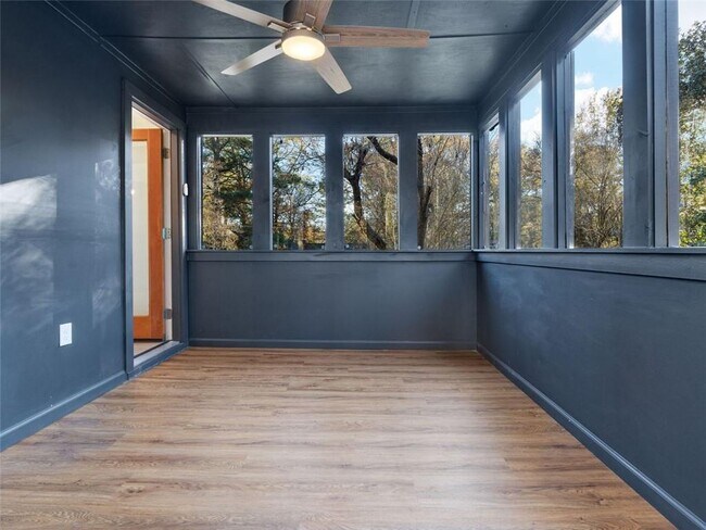 Building Photo - 3452 Beech Dr