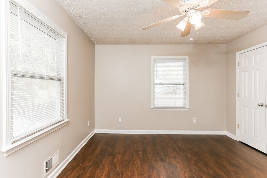 Building Photo - 6030 Randy Ln