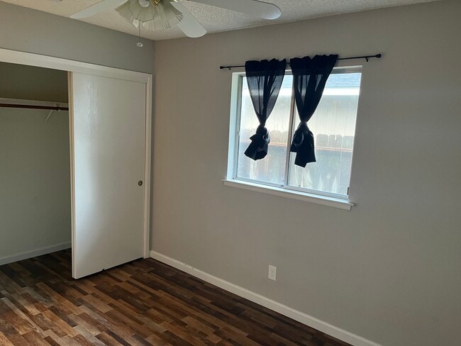 Building Photo - 6871 Beth Cir