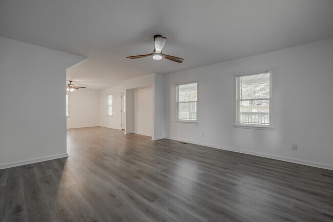 Building Photo - 231 Broadway St