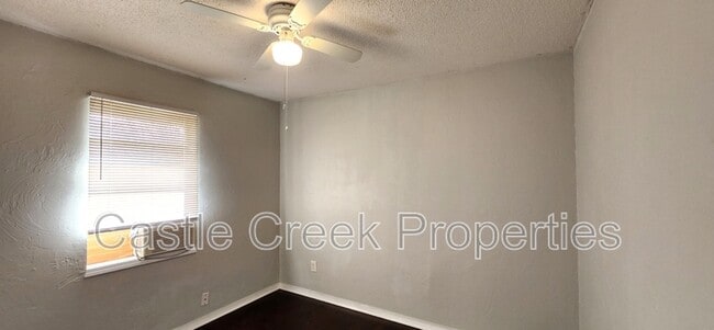 Building Photo - 20 E 12th St