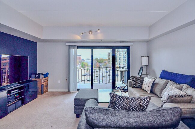 Building Photo - 111 N Ashley St