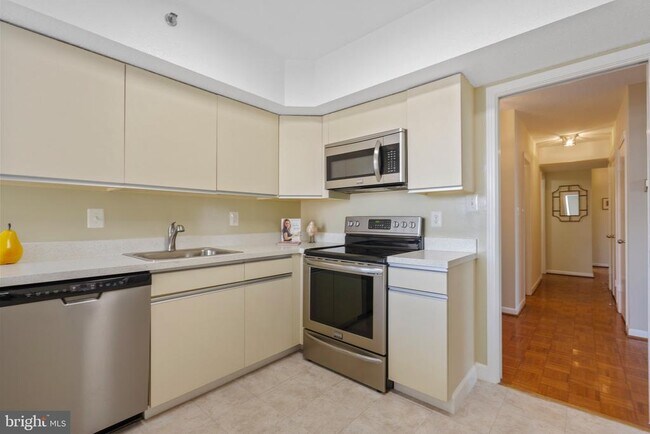 Building Photo - 1016 S Wayne St