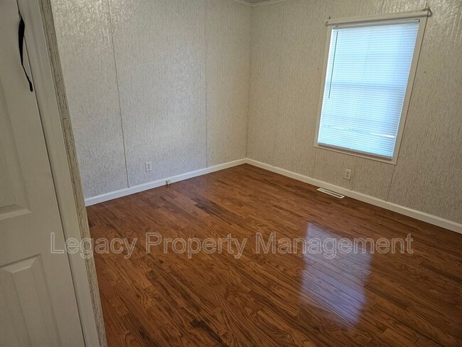 Building Photo - 104 Allen Ruffin Ave