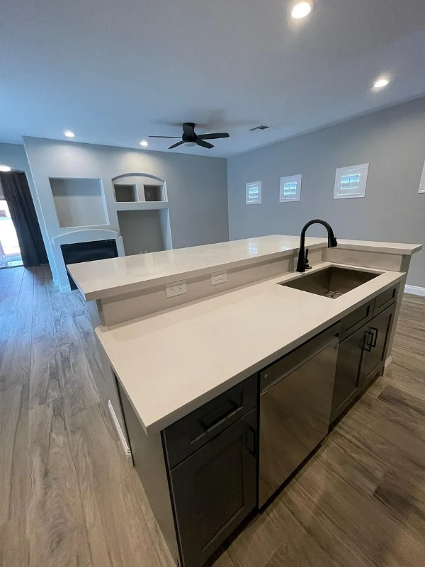 Building Photo - 2720 E Wildhorse Pl