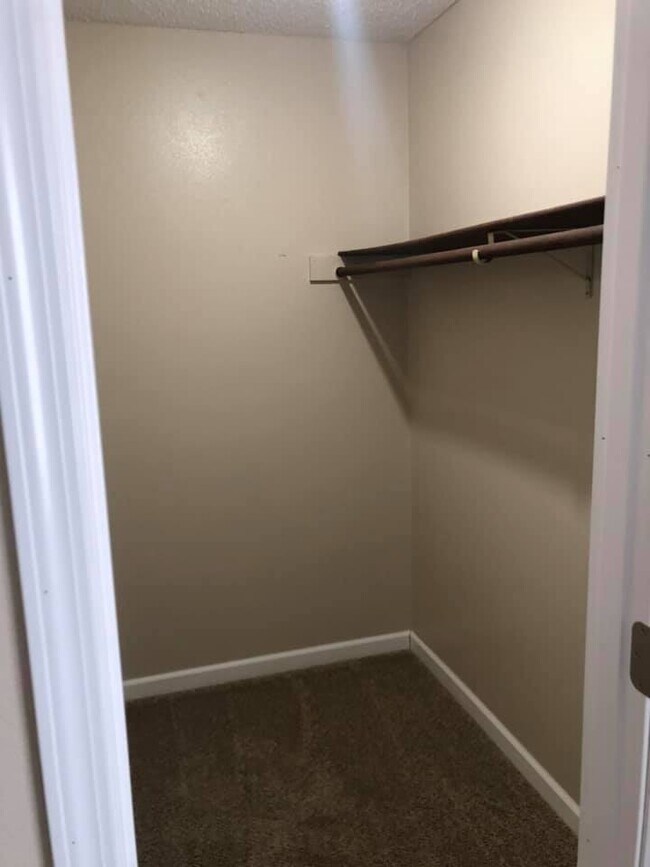 Building Photo - 411 Packwaukee St