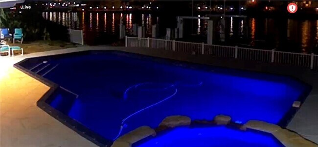 Building Photo - 720 NE 28th Ave