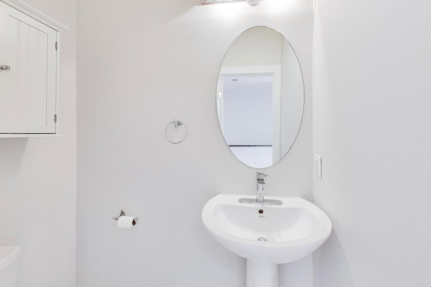 Building Photo - 500 M St NW