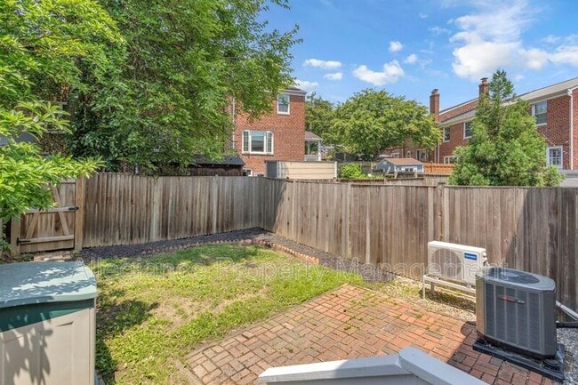 Building Photo - 46 Ancell St
